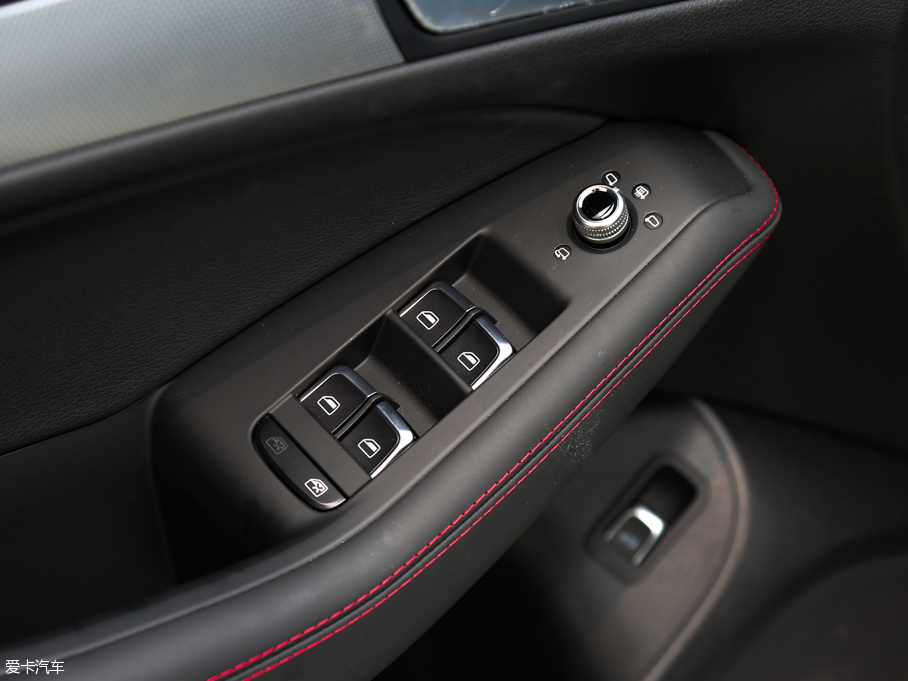 2016WQ5 40 TFSI 25؄e