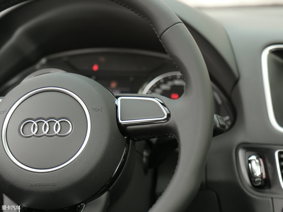 2016?yun)WQ5 40 TFSI M(jn)ȡ