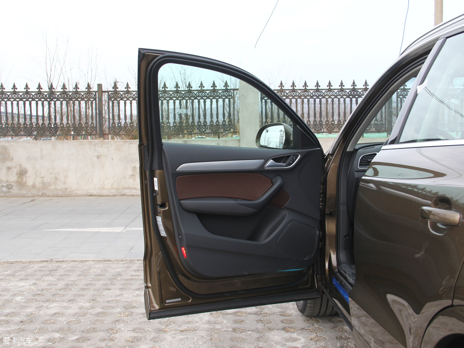 2016?yun)WQ3 30 TFSI  ذ