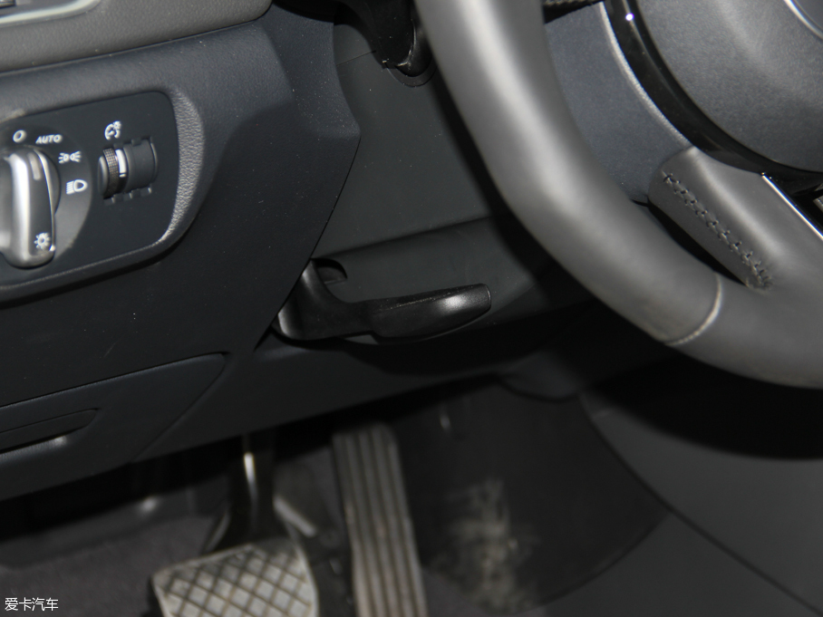 2016?yun)WQ3 30 TFSI  ذ