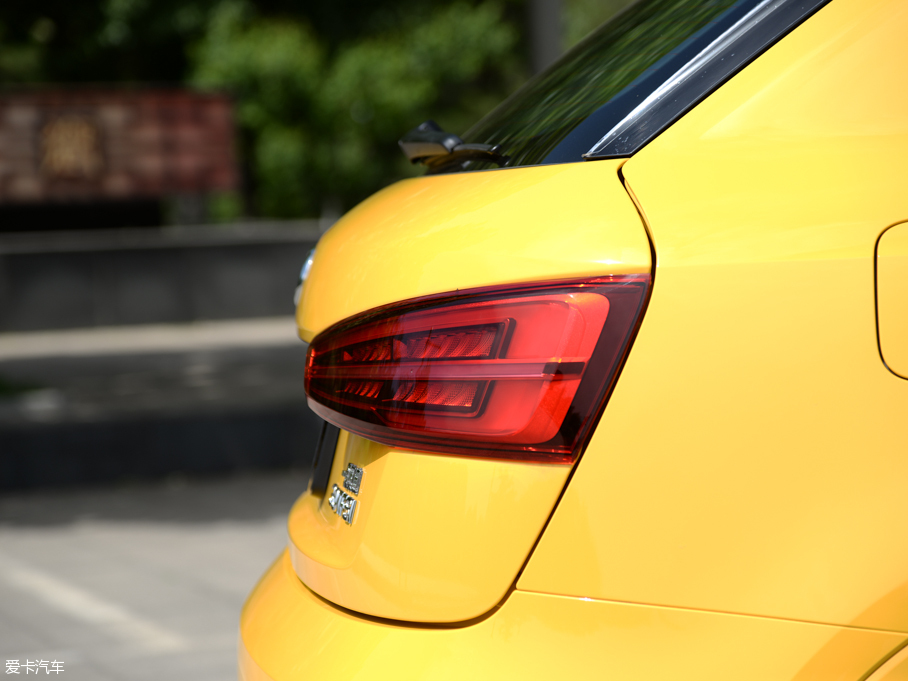 2016?yun)WQ3 30 TFSI L(fng)