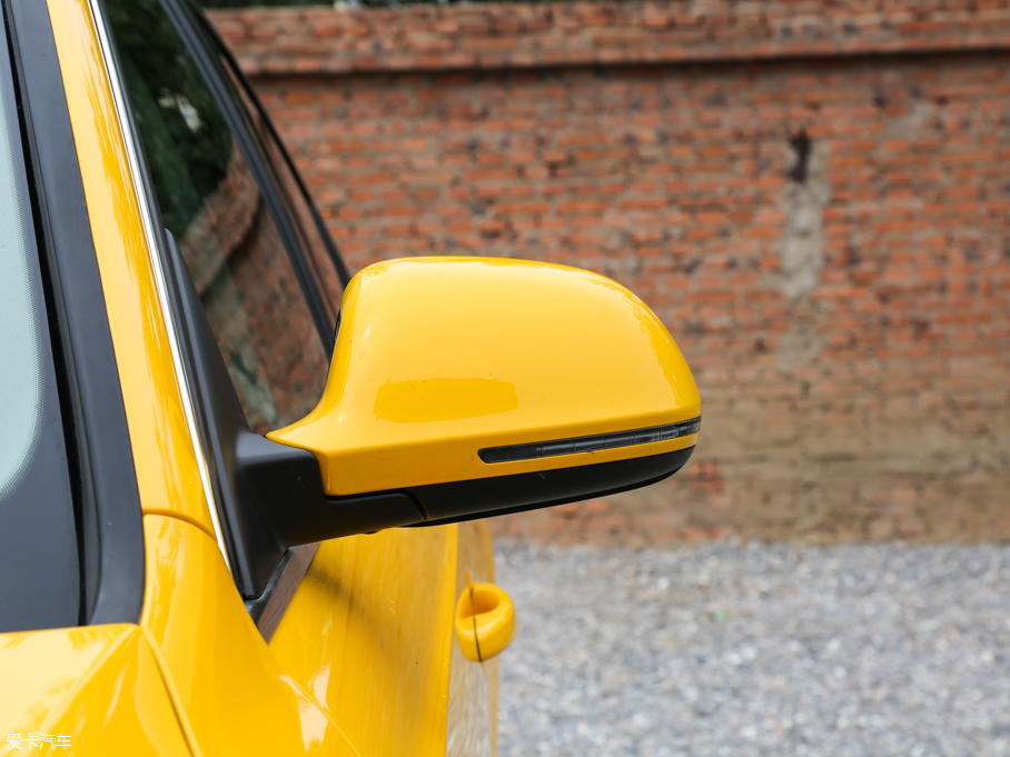 2016?yun)WQ3 40 TFSI (q)\(yn)(dng)