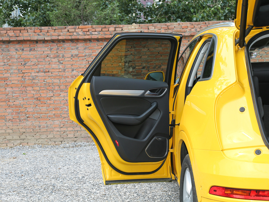 2016WQ3 40 TFSI (q)\