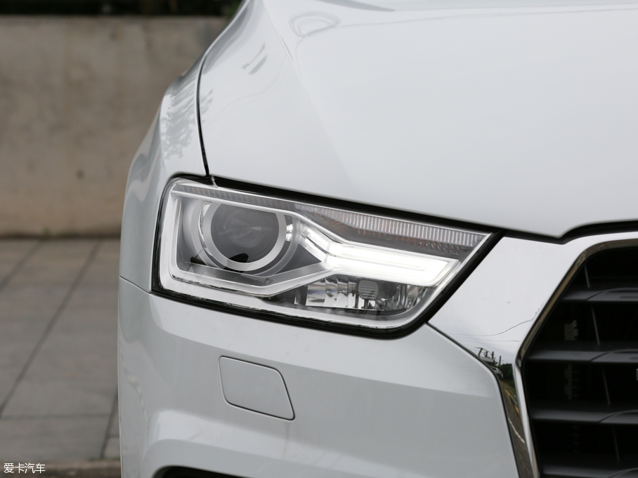 2016?yun)WQ3 35 TFSI quattro 25ȫr(sh)(q)؄e