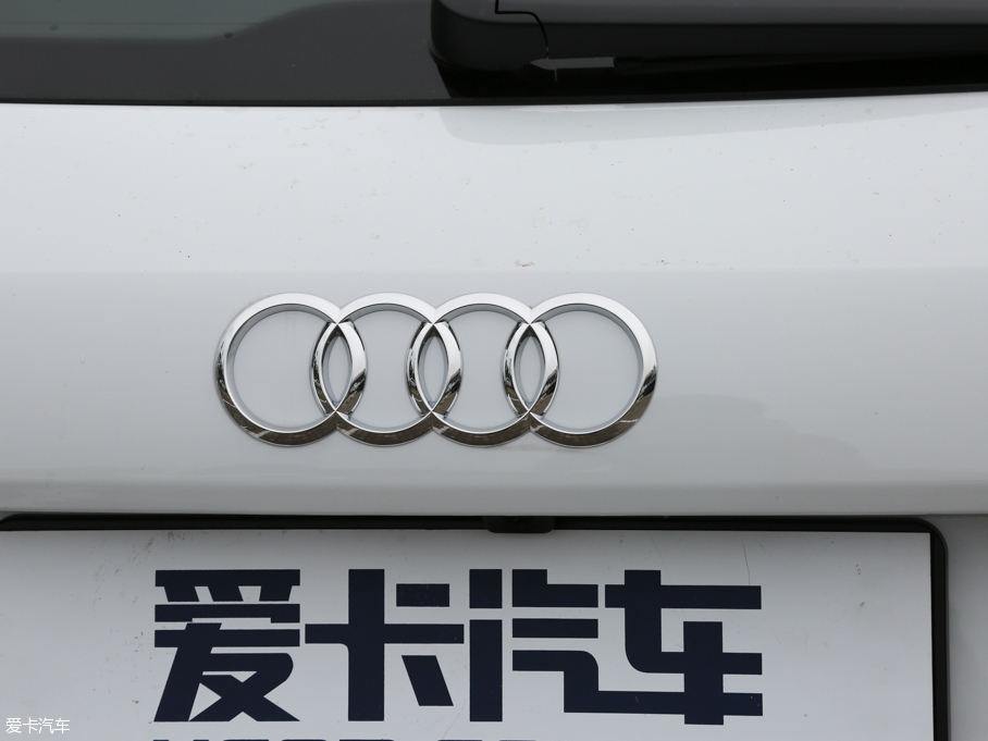 2016?yun)WQ3 35 TFSI quattro 25ȫr(sh)(q)؄e