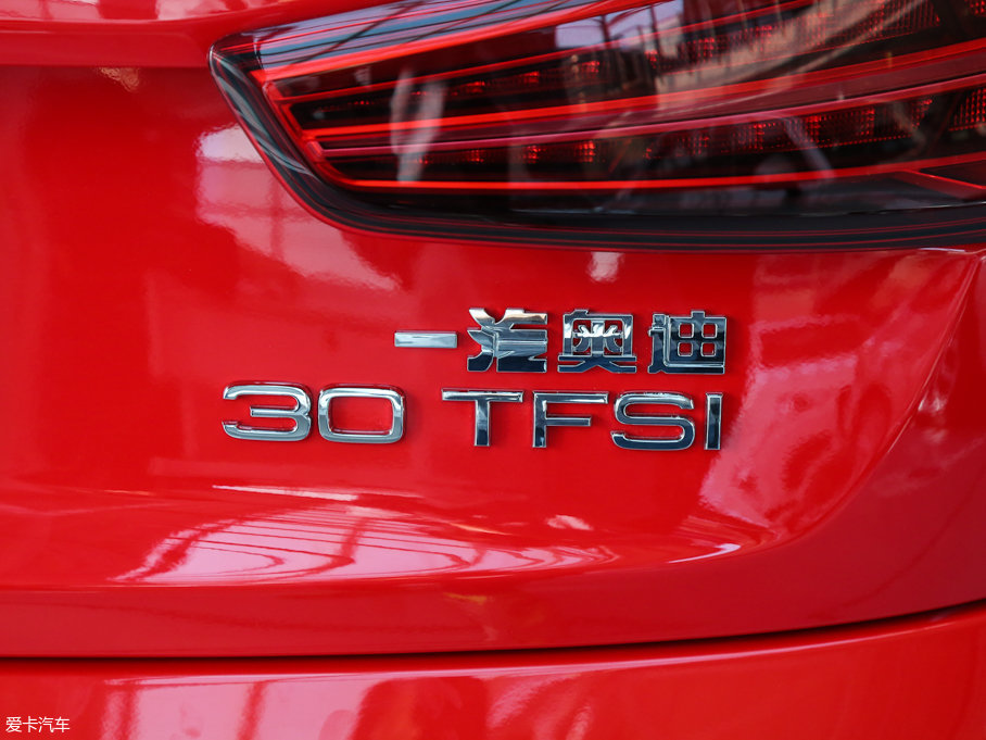 2016?yun)WQ3 30 TFSI L(fng)