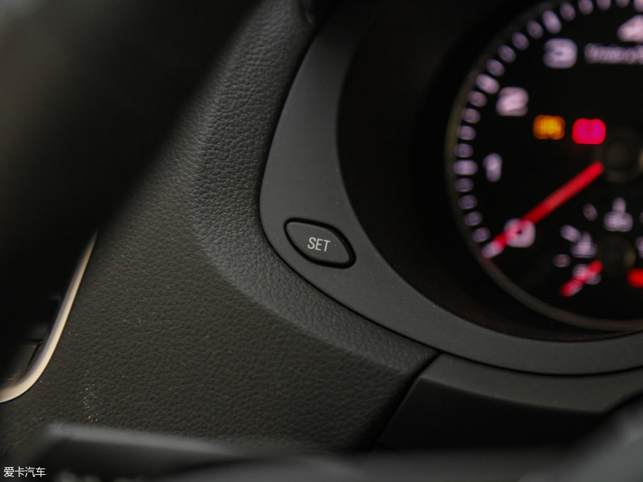 2016?yun)WQ3 30 TFSI L(fng)