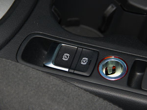 2016款30 TFSI 智领型 典藏版 驻车制动器