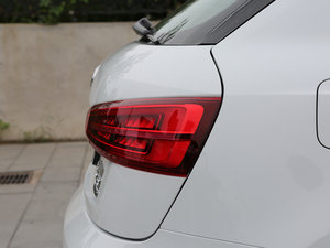 201635 TFSI quattro 25ȫr؄e ^