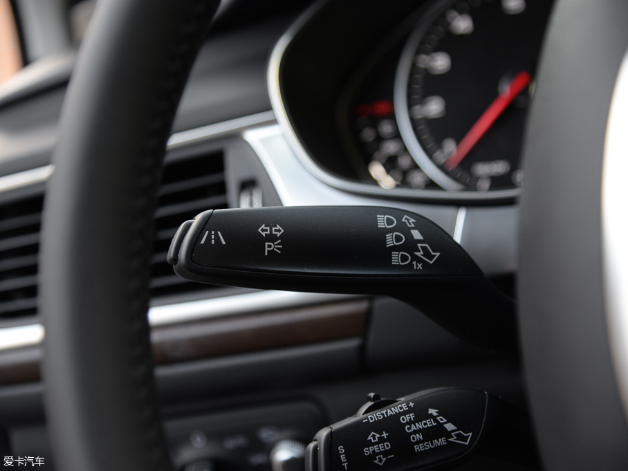 2016WA6L 45 TFSI quattro \(yn)