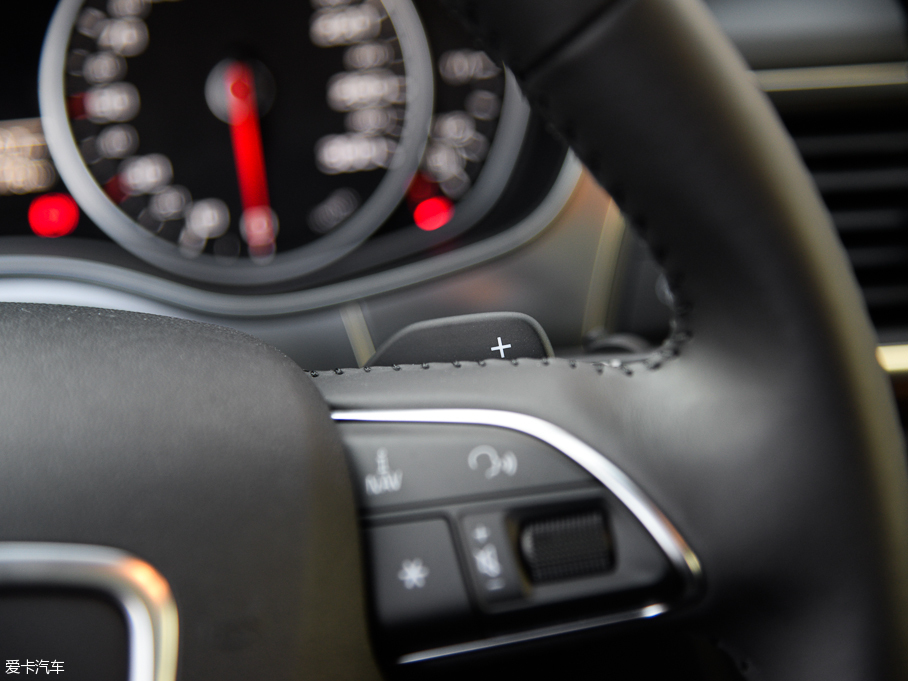 2016WA6L 45 TFSI quattro \(yn)