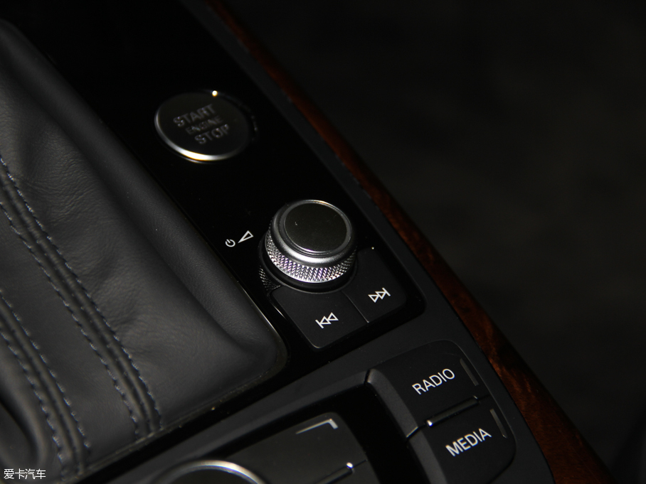 2016?yun)WA6L 30 FSI m