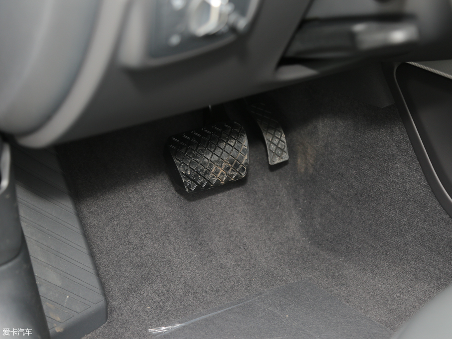 2016?yun)WA6L 30 FSI 25؄e