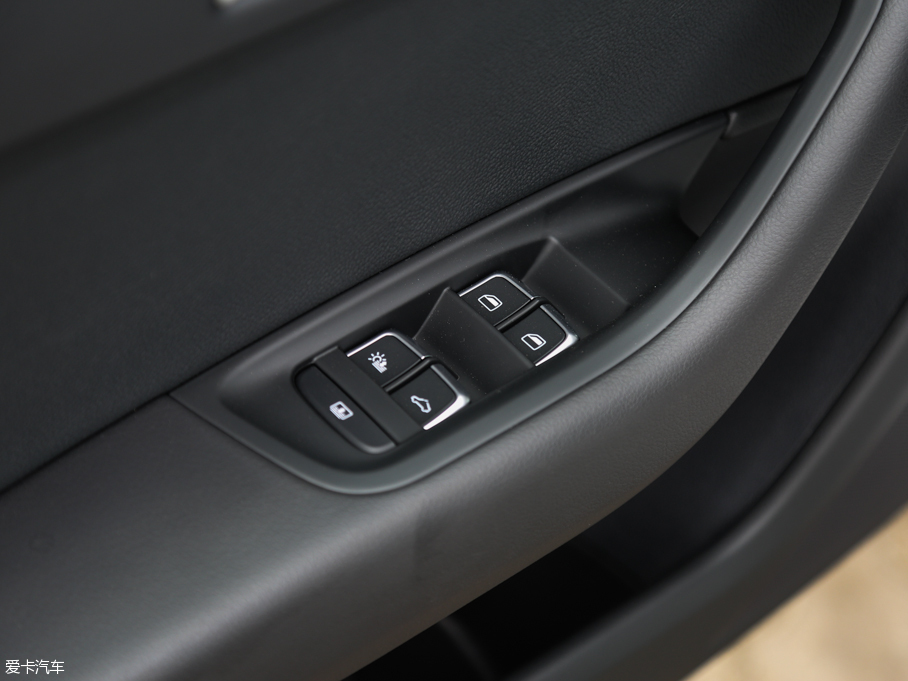 2016��W��A6L 30 FSI 25�����؄e��