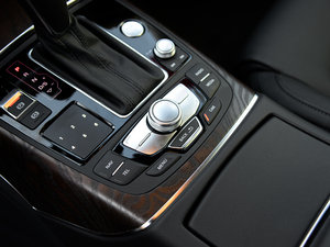 201645 TFSI quattro \ п؅^