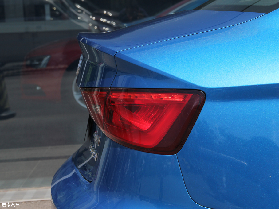 2016WA3 Limousine 40 TFSIL