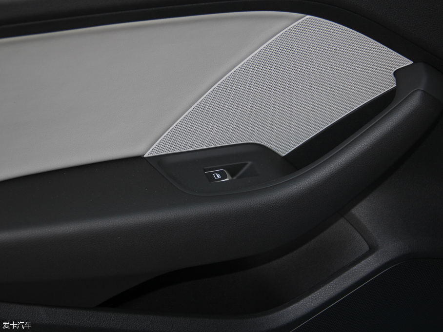 2016WA3 Limousine 40 TFSIL