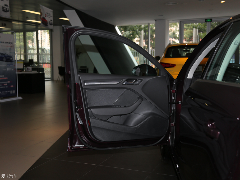 2016WA3 Limousine 35 TFSIIӢ