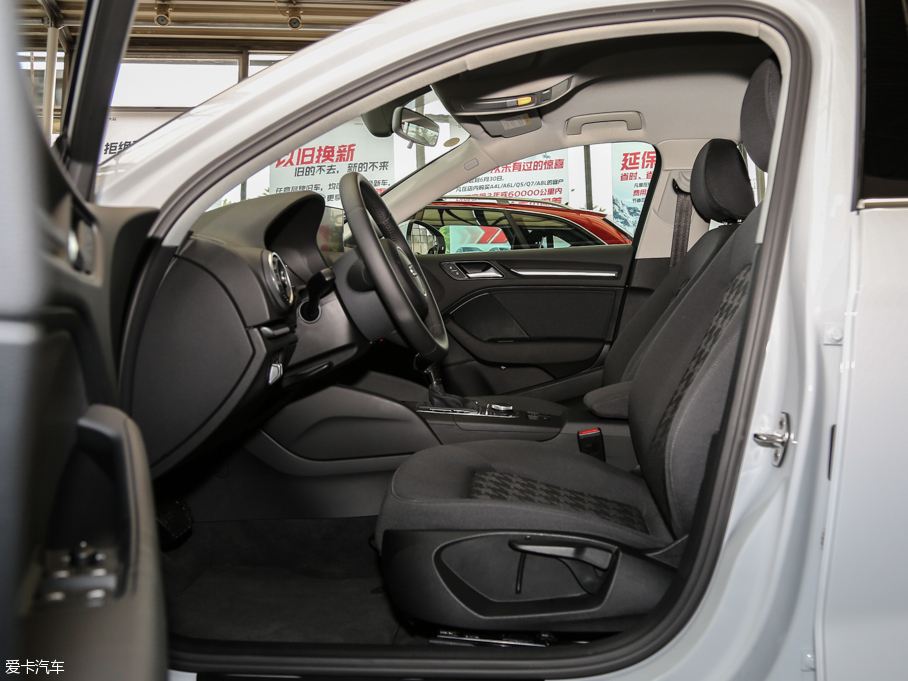 2016?yun)WA3 Limousine 35 TFSIM(jn)ȡ