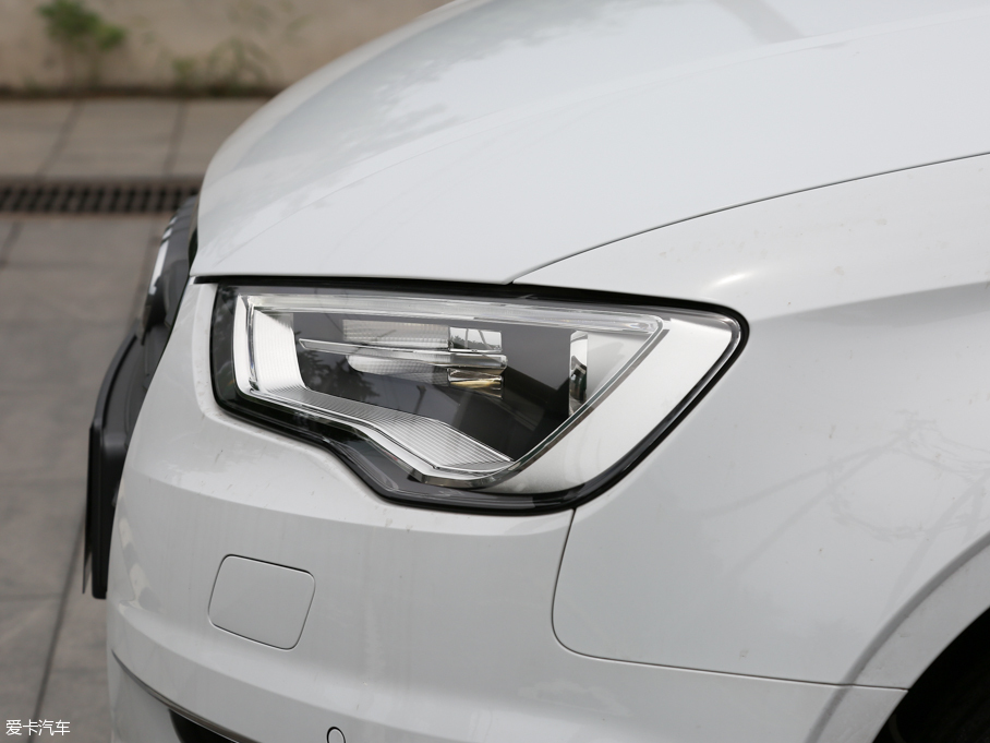 2016?yun)WA3 Limousine 35 TFSI 25؄e