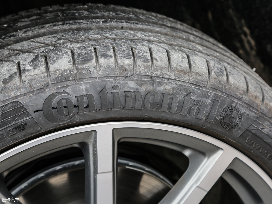 2016?yun)WA3 Limousine 35 TFSI 25؄e