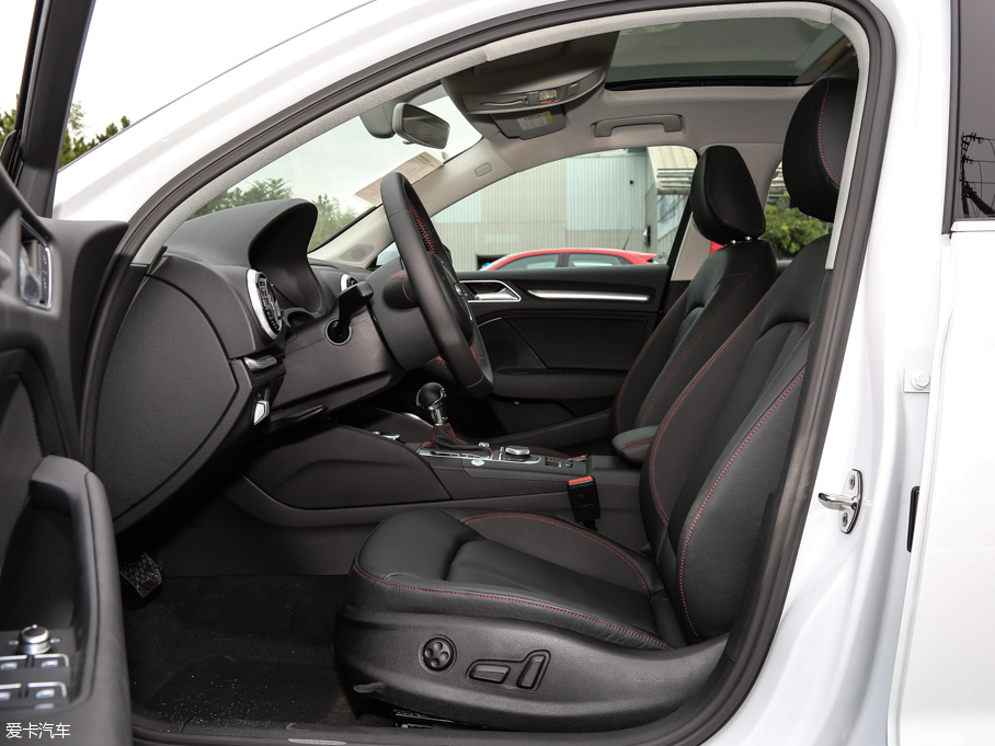 2016WA3 Limousine 35 TFSI 25؄e