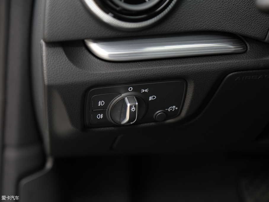 2016WA3 Limousine 35 TFSI 25؄e