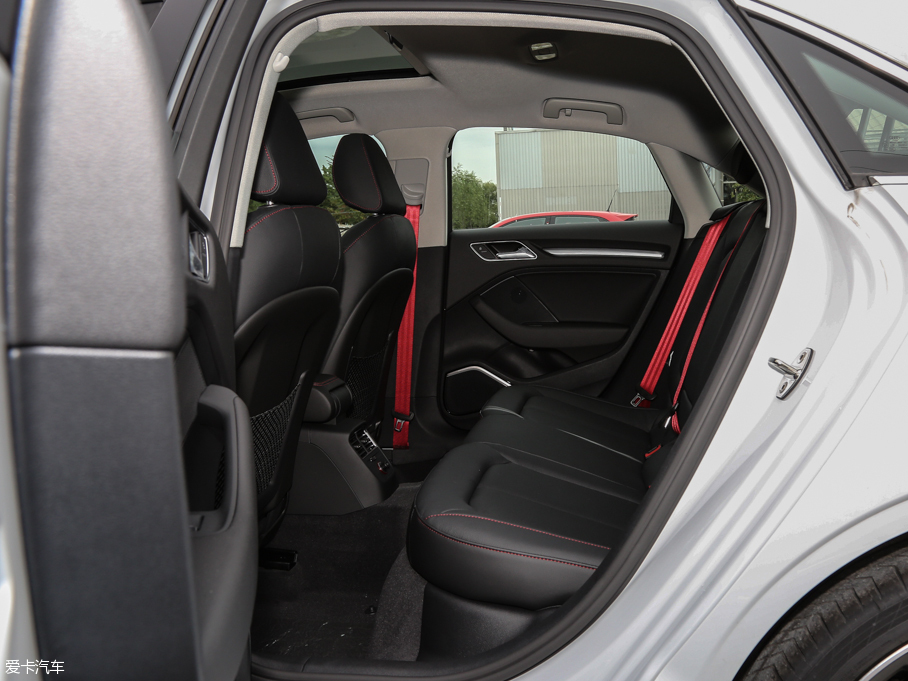 2016?yun)WA3 Limousine 35 TFSI 25؄e