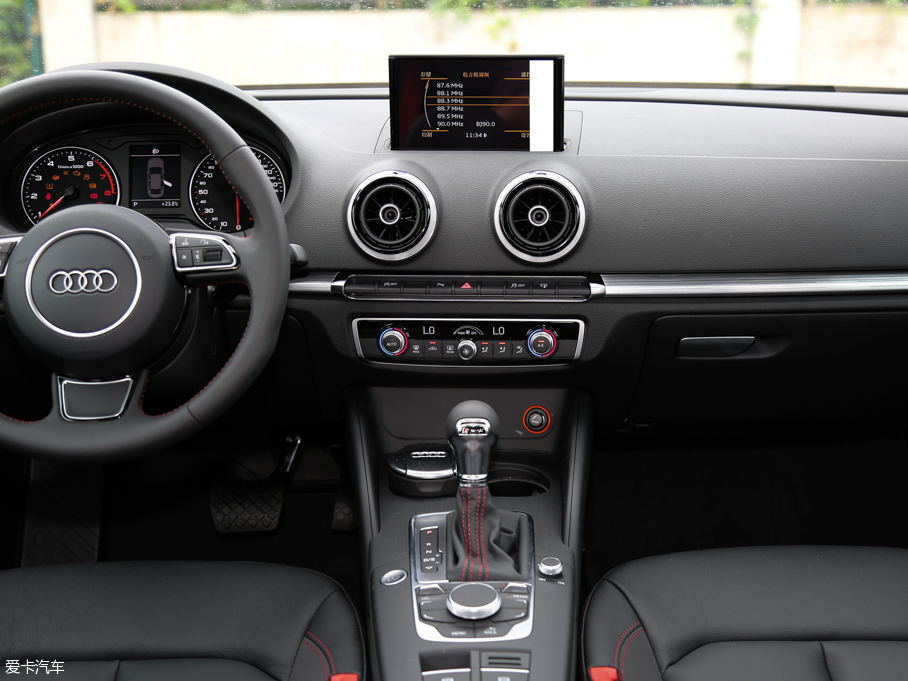 2016WA3 Limousine 35 TFSI 25؄e