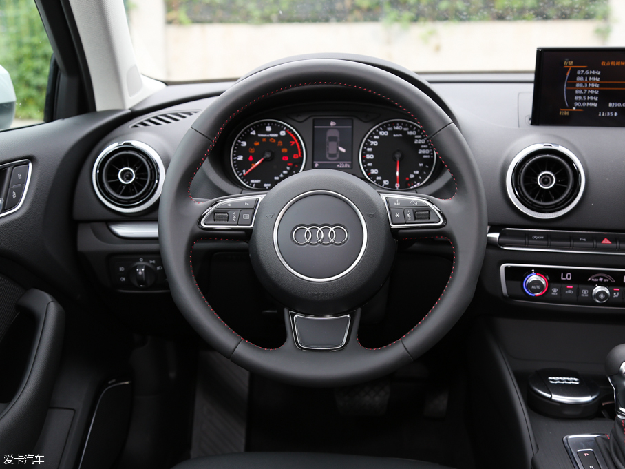 2016?yun)WA3 Limousine 35 TFSI 25؄e