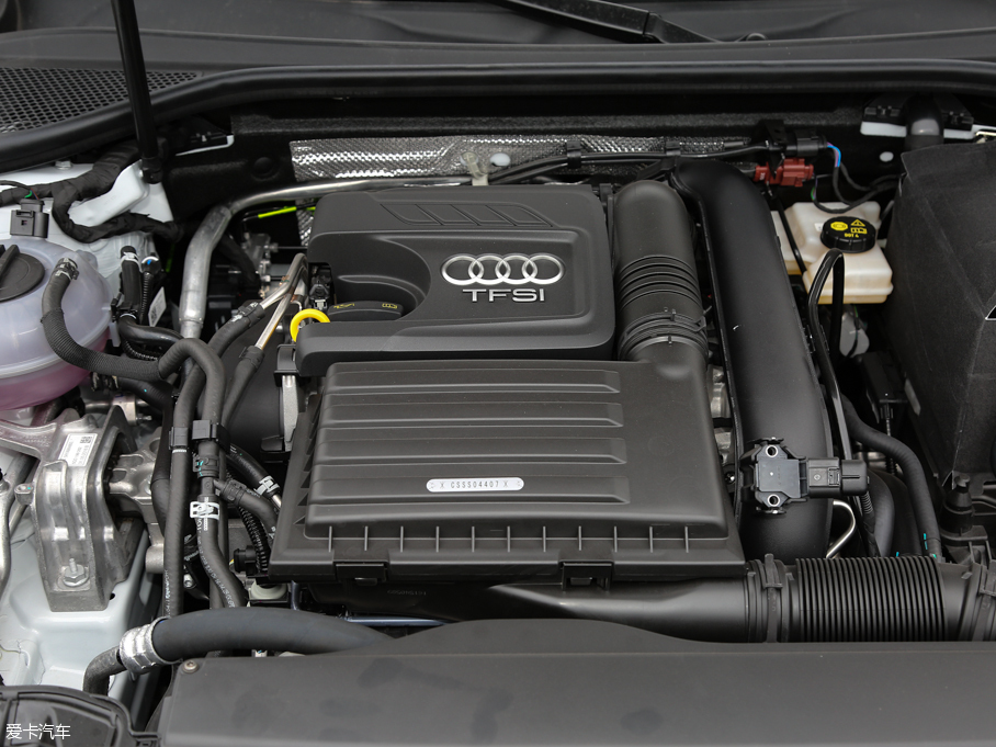 2016?yun)WA3 Limousine 35 TFSI 25؄e