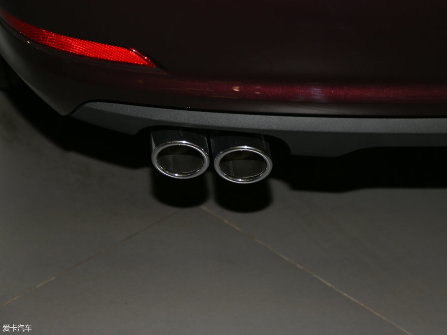 2016?yun)WA3 Limousine 35 TFSIL(fng)