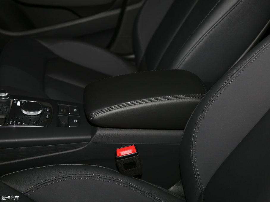 2016WA3 Limousine 35 TFSIL