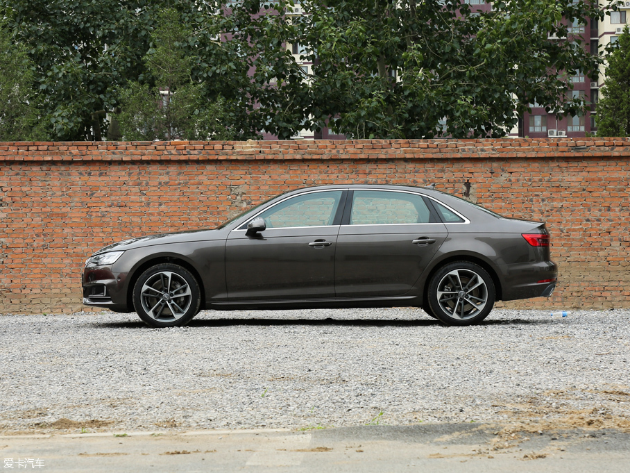 2017WA4L 45 TFSI quattro \