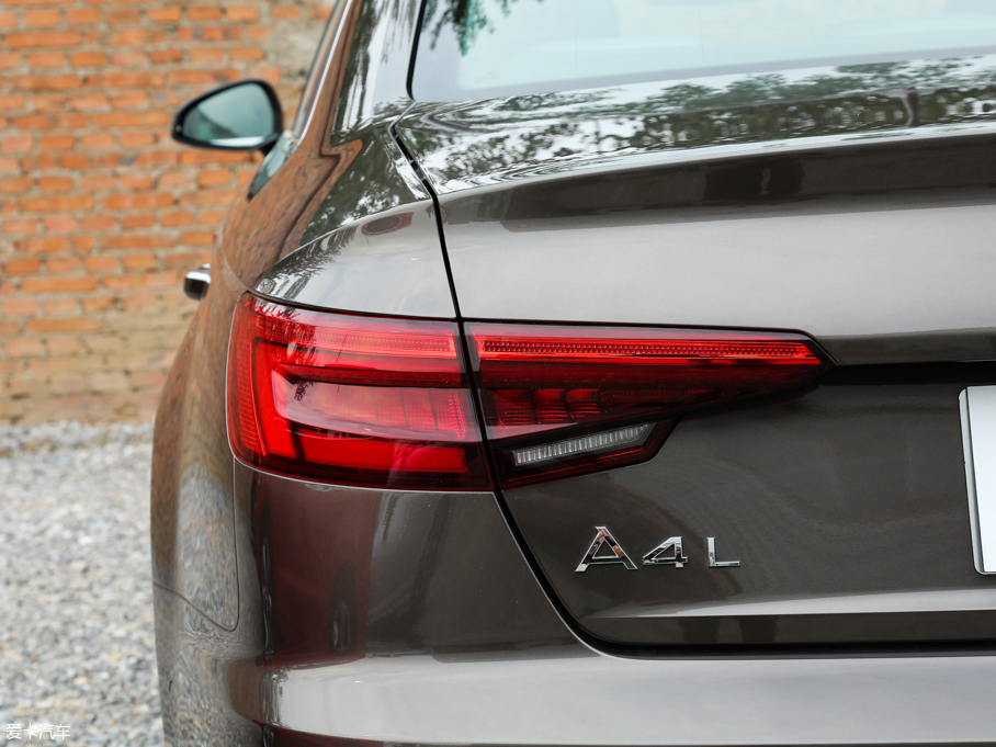 2017WA4L 45 TFSI quattro \