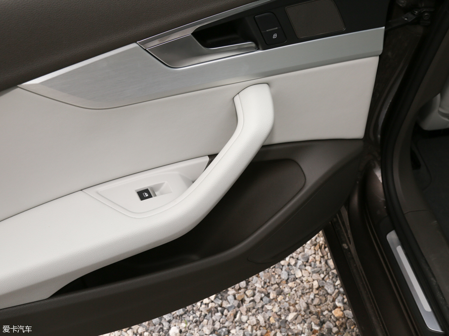 2017WA4L 45 TFSI quattro \