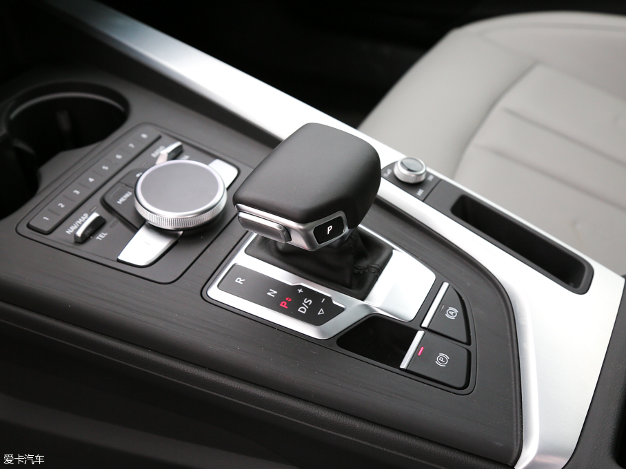 2017WA4L 45 TFSI quattro \(yn)