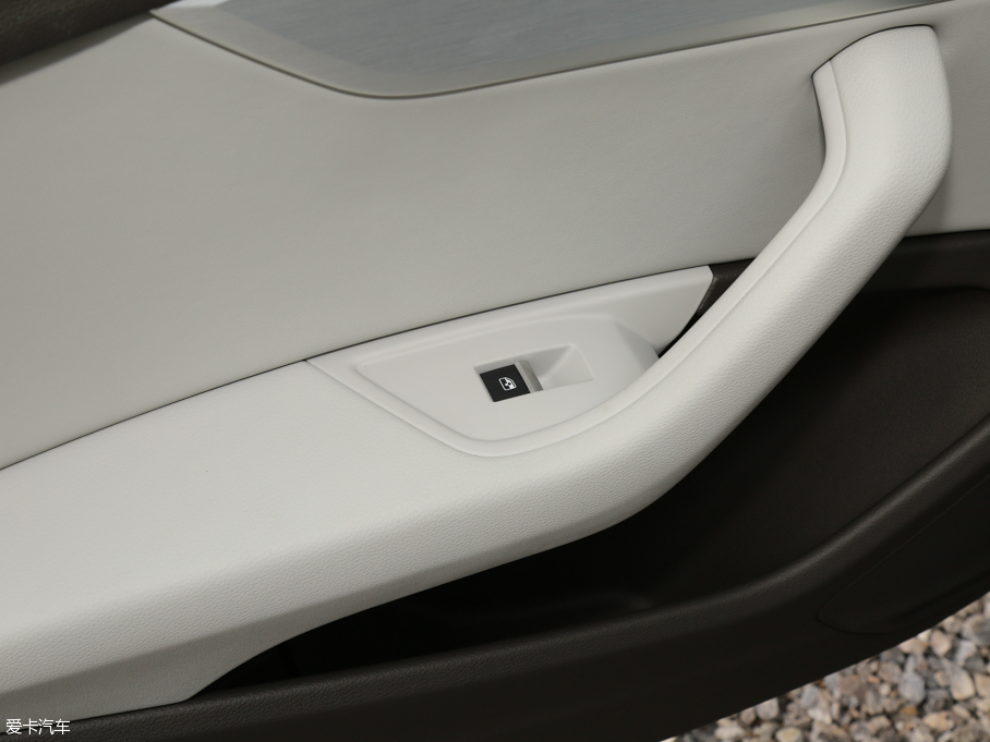 2017WA4L 45 TFSI quattro \