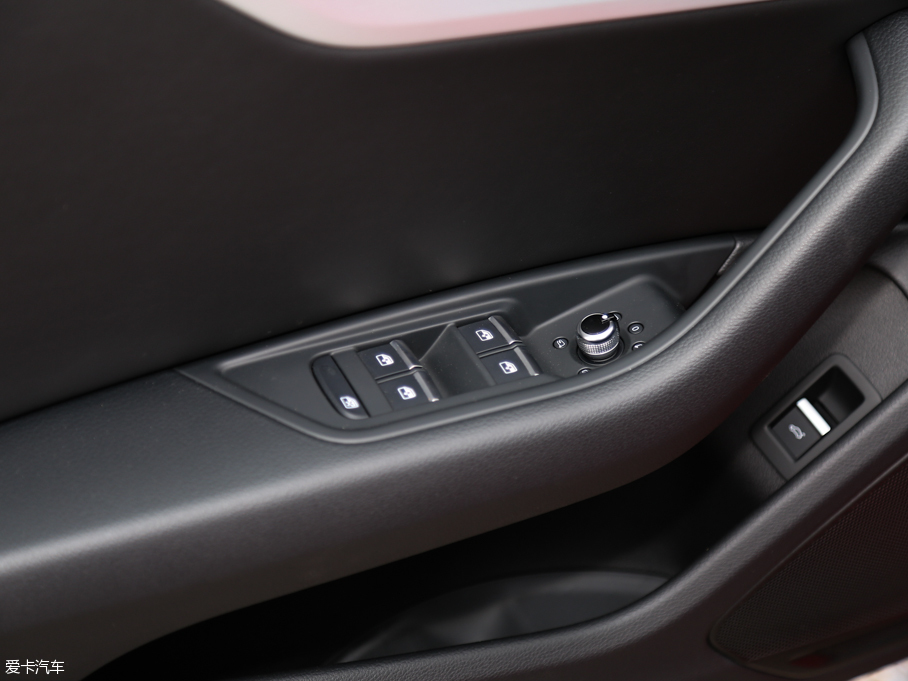 2017WA4L 45 TFSI quattro \(yn)