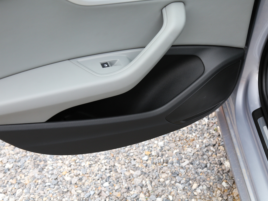 2017WA4L 45 TFSI quattro \