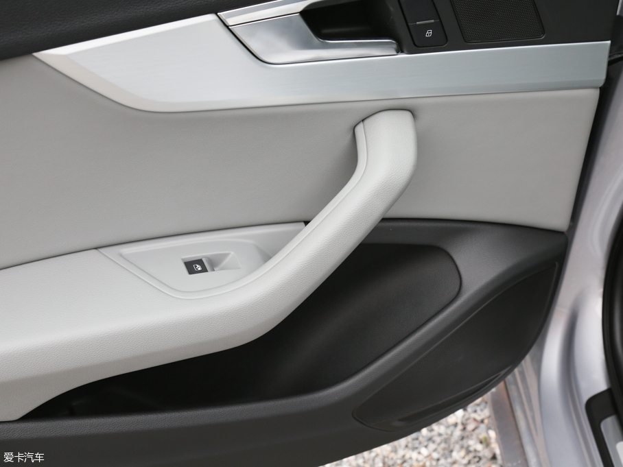 2017WA4L 45 TFSI quattro \(yn)