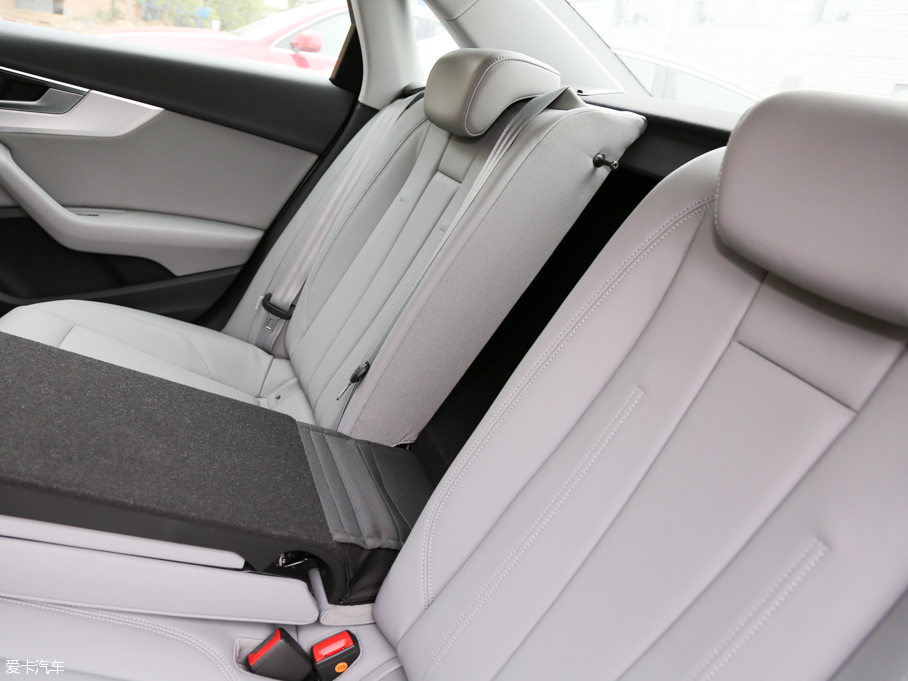 2017WA4L 45 TFSI quattro \