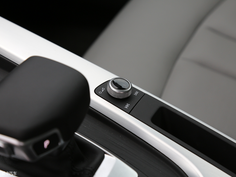 2017WA4L 45 TFSI quattro \