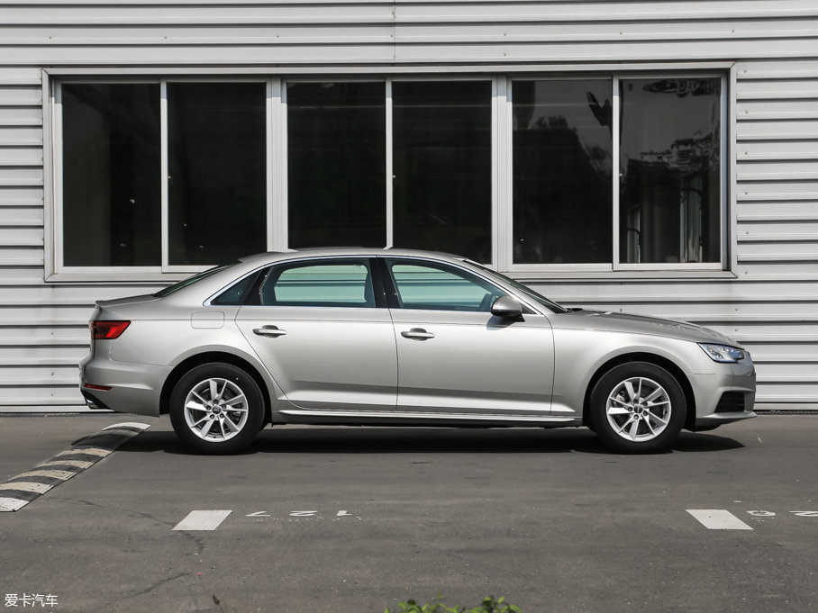 2017?yun)WA4L 40 TFSI M(jn)ȡ