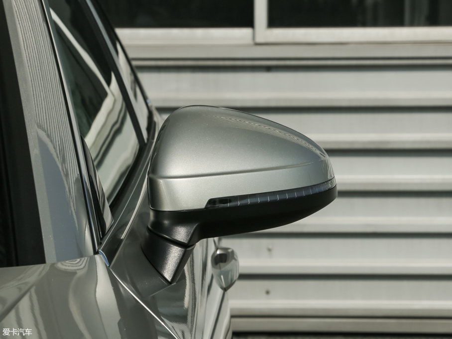 2017WA4L 40 TFSI M(jn)ȡ