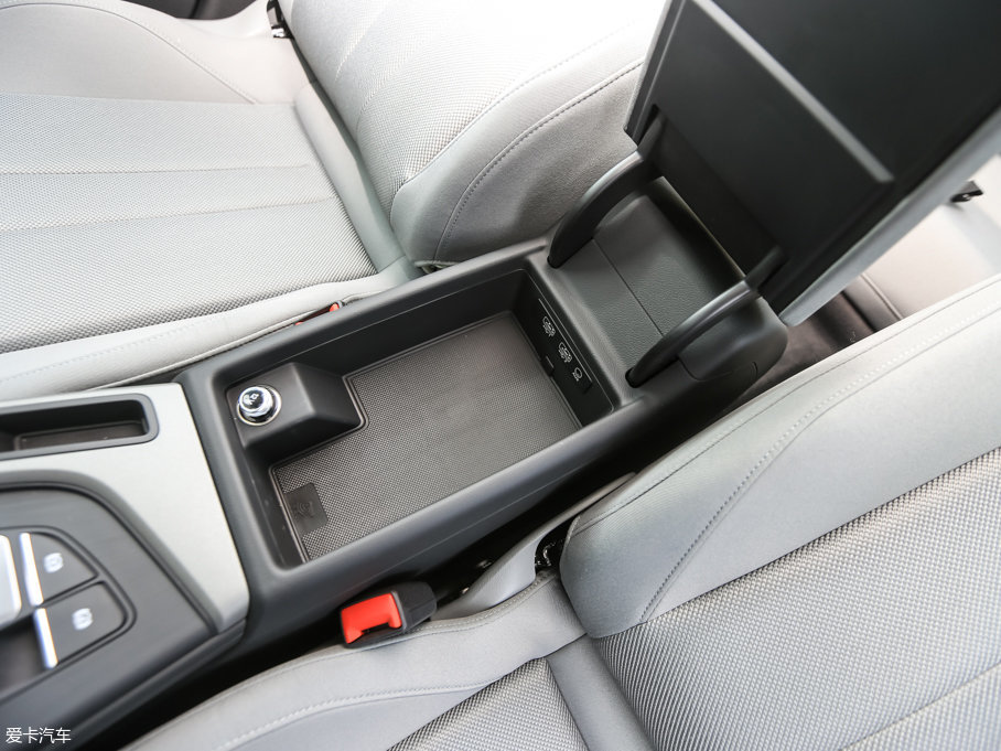 2017WA4L 40 TFSI Mȡ