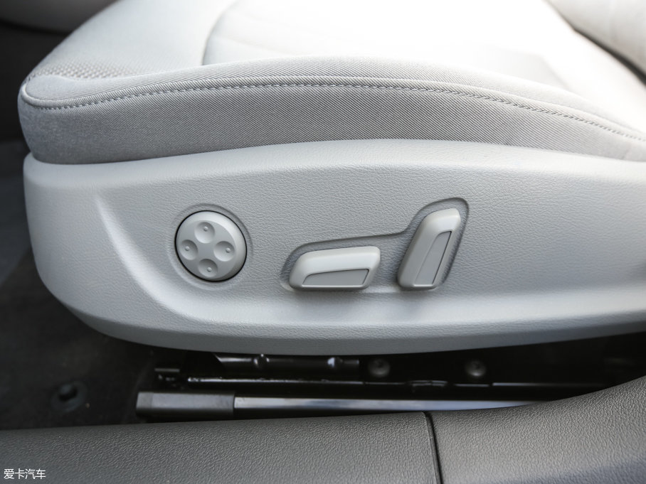 2017WA4L 40 TFSI Mȡ