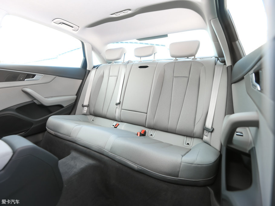 2017WA4L 40 TFSI Mȡ