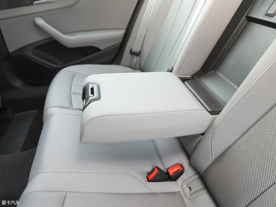 2017WA4L 40 TFSI Mȡ