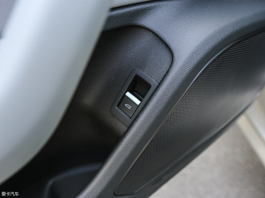 2017WA4L 40 TFSI Mȡ